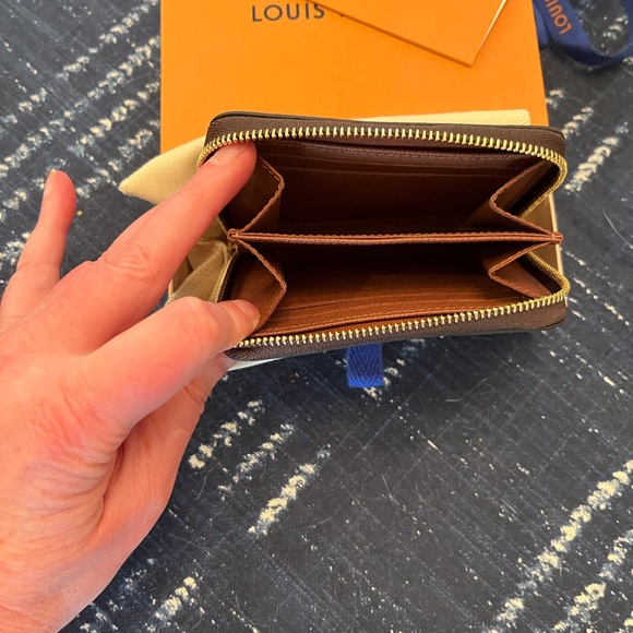 Louis Vuitton Monogram Wallet - Picture 2 of 5